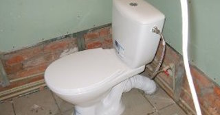 Установка приставного унитаза в Усть-куте - монтаж и подключение, СантехДомУтк от 5123 рублей